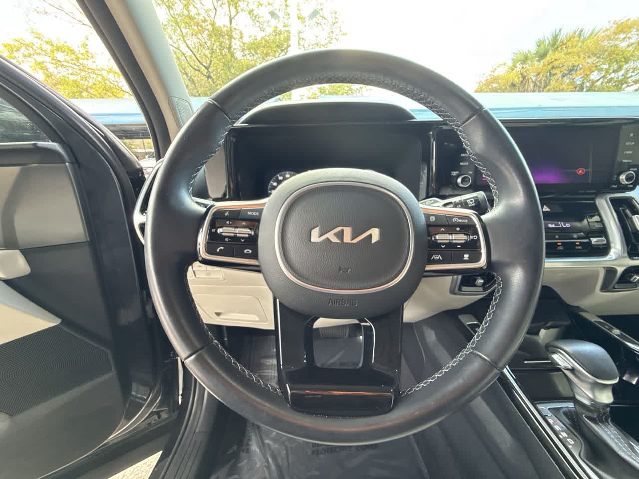 Thumbnail: 2023 Kia Sorento - 15