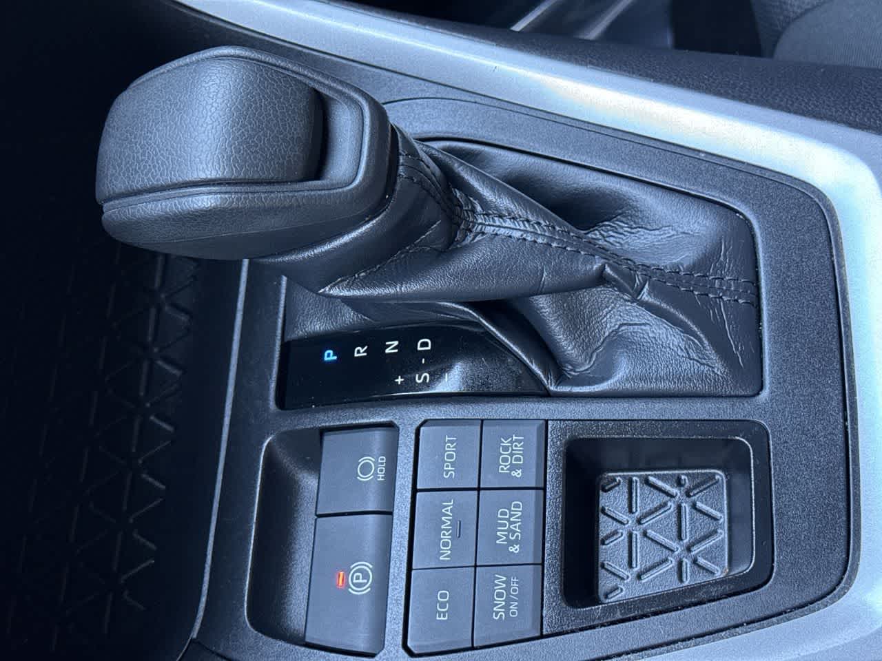 Thumbnail: 2024 Toyota RAV4 - 21