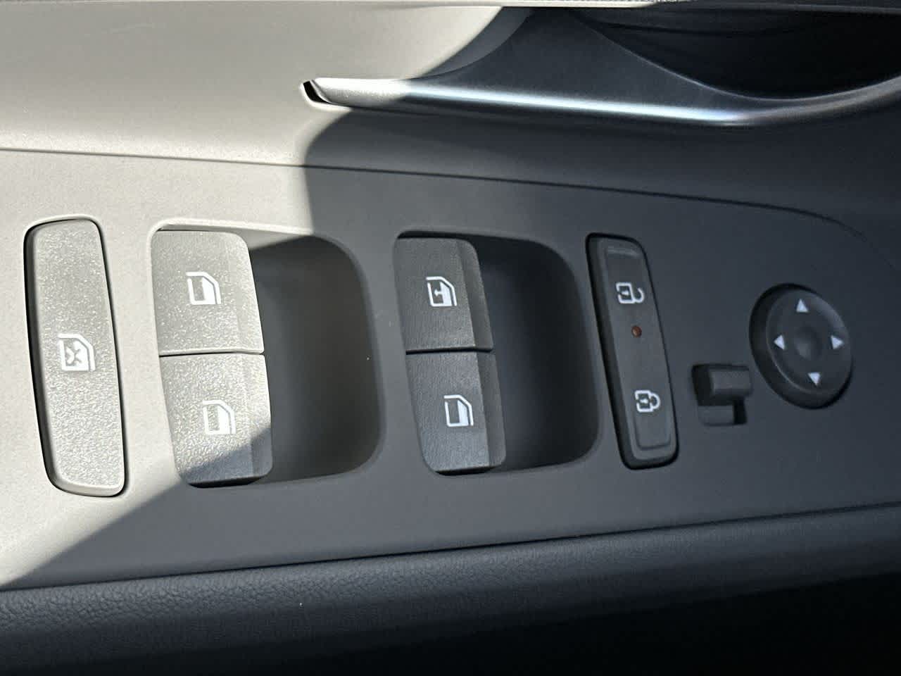 Thumbnail: 2025 Hyundai Elantra - 17