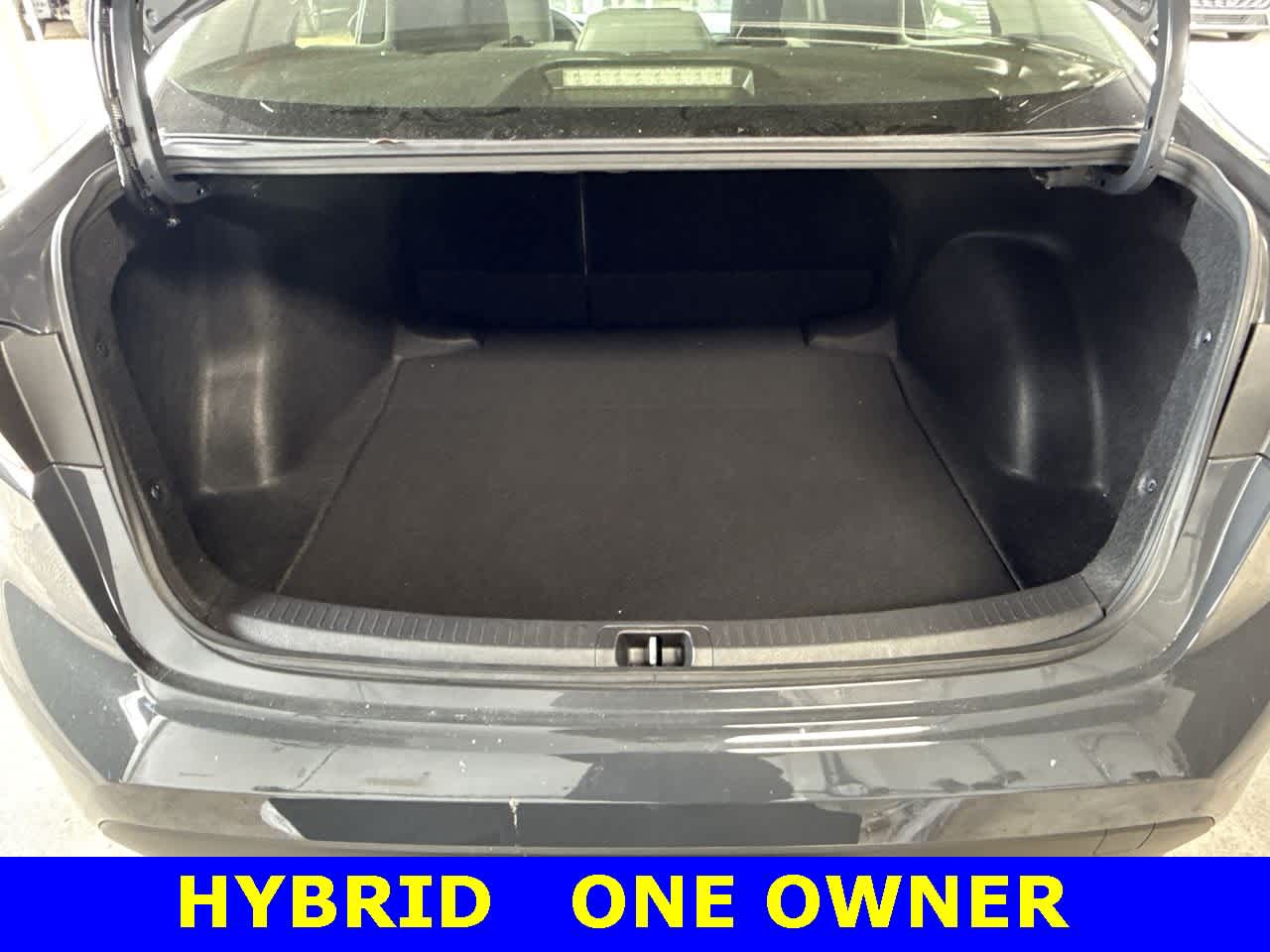 Thumbnail: 2025 Toyota Corolla - 25