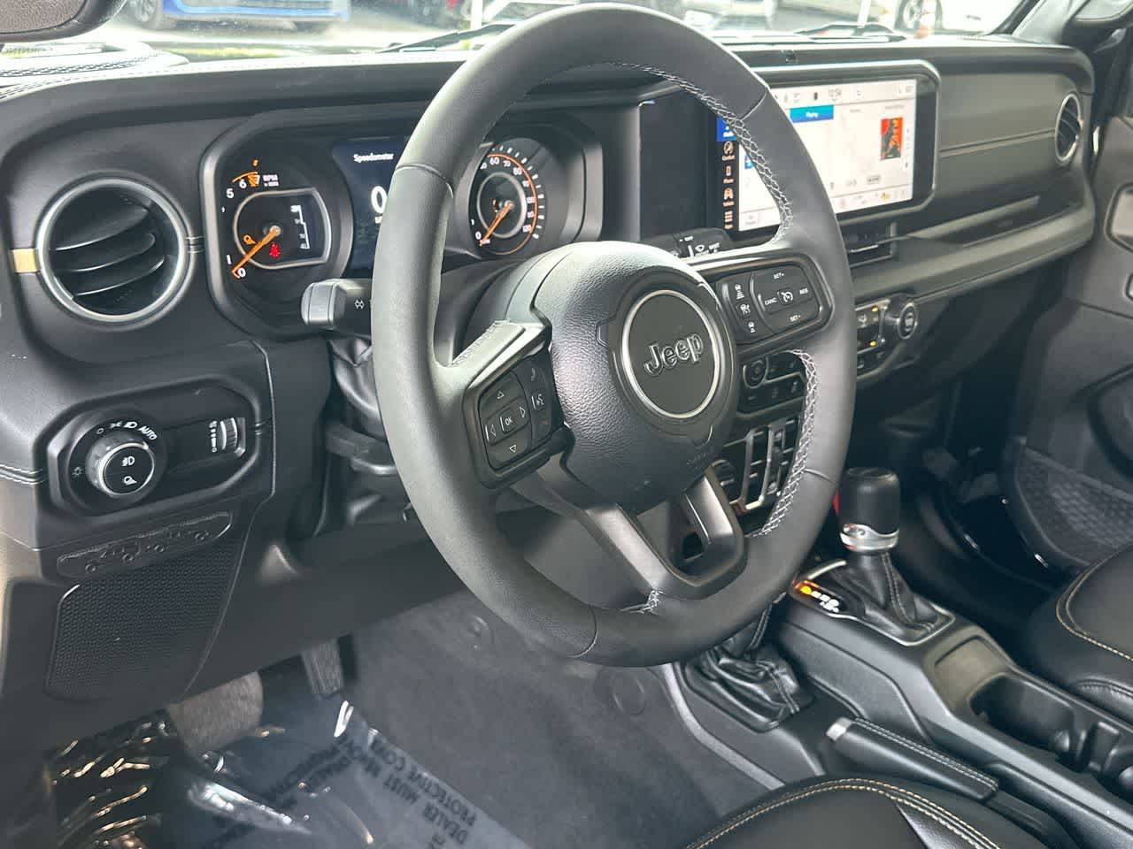Thumbnail: 2025 Jeep Gladiator - 13