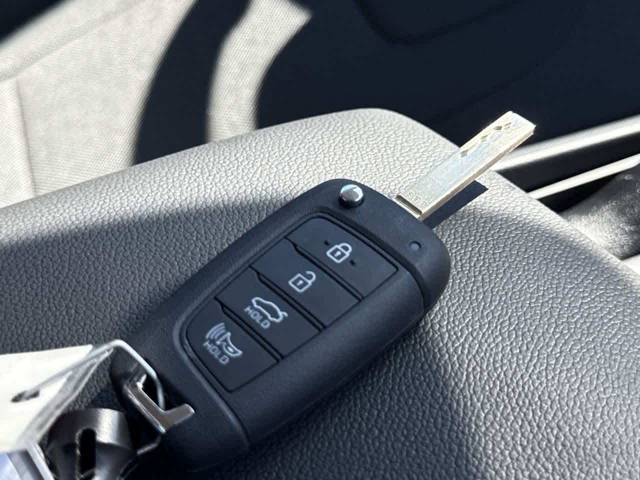 Thumbnail: 2025 Hyundai Elantra - 28