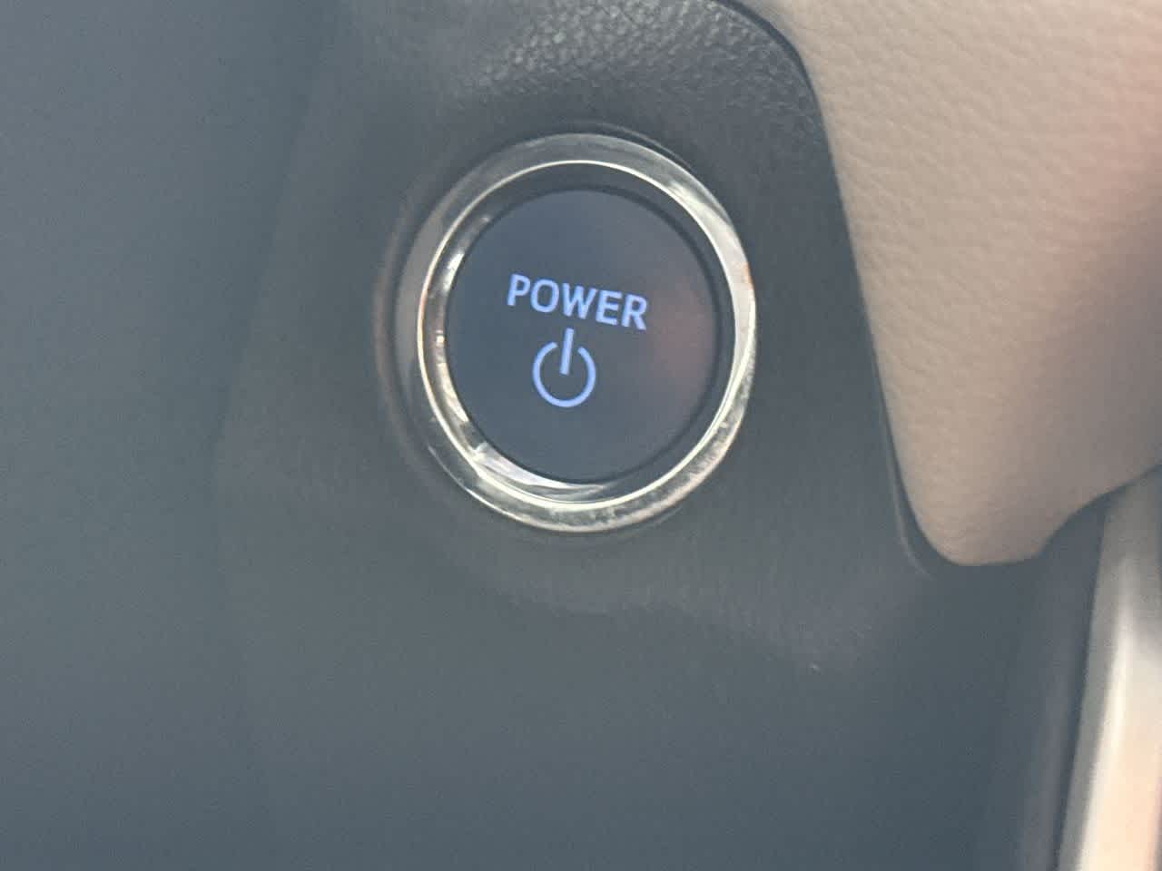 Thumbnail: 2022 Toyota RAV4 - 17