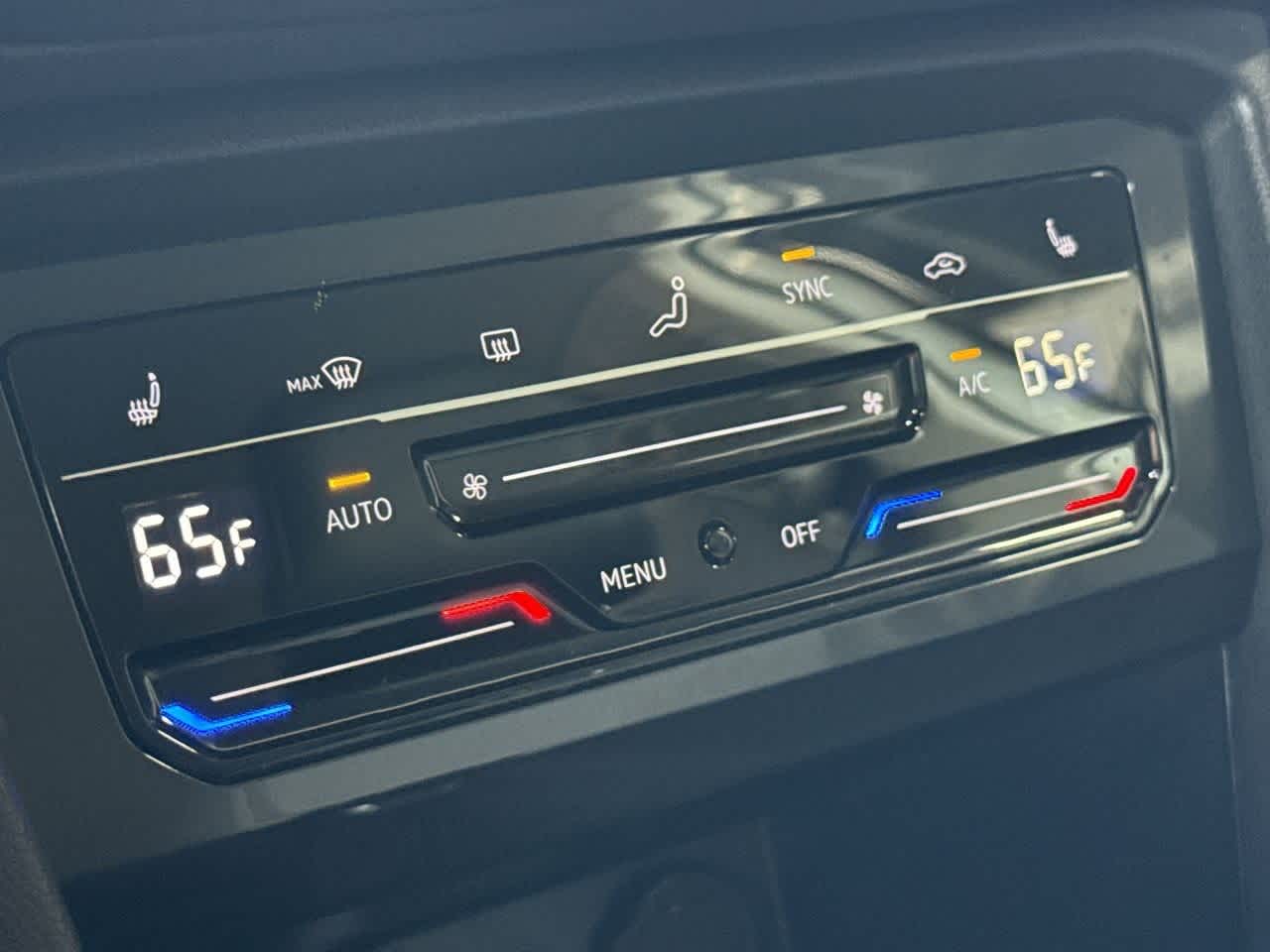 Thumbnail: 2023 Volkswagen Tiguan - 20