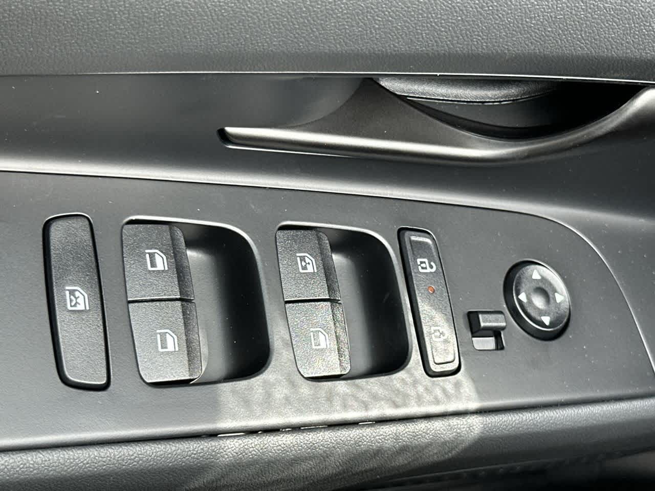 Thumbnail: 2025 Hyundai Elantra - 17