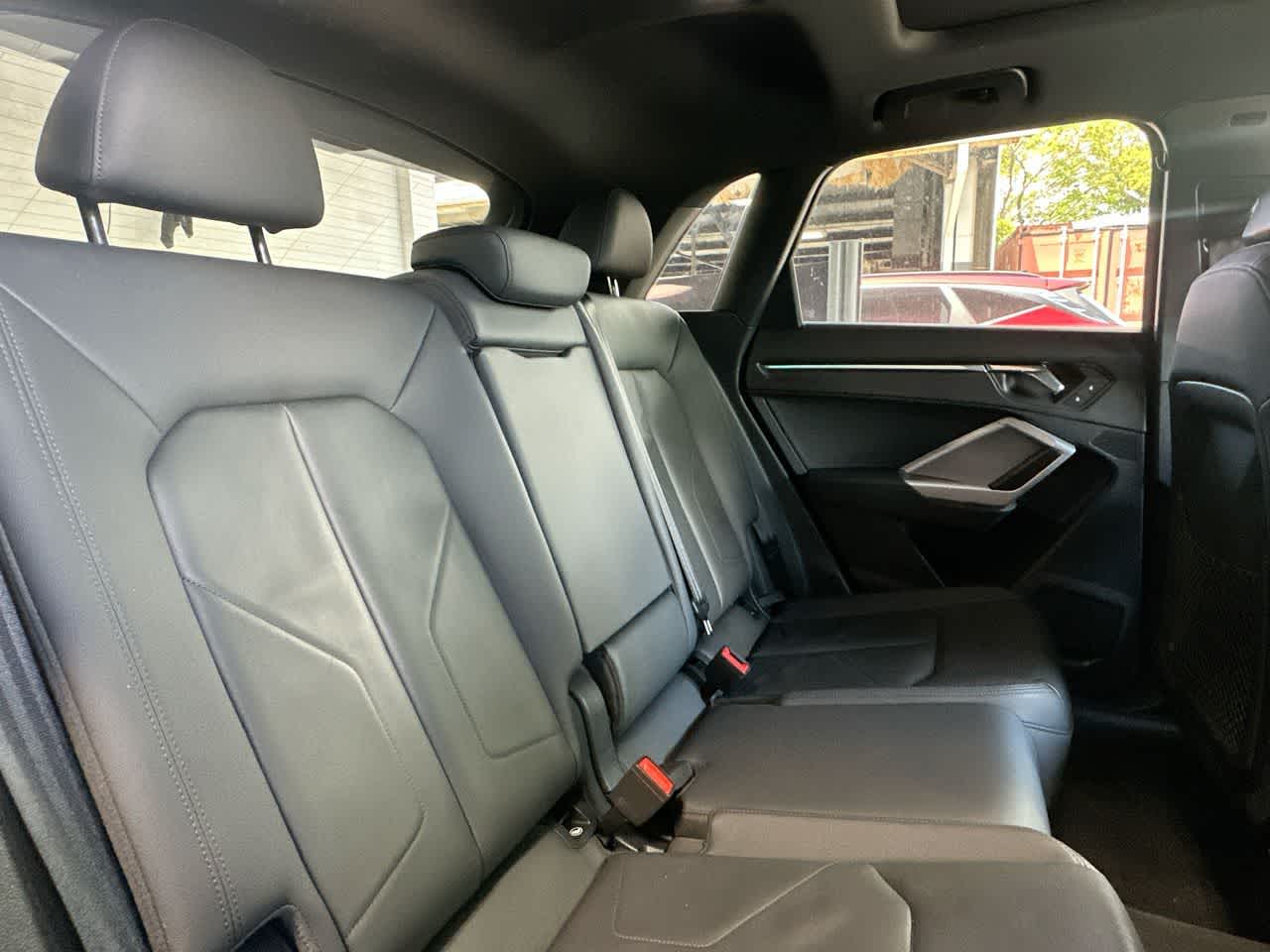 Thumbnail: 2022 Audi Q3 - 26