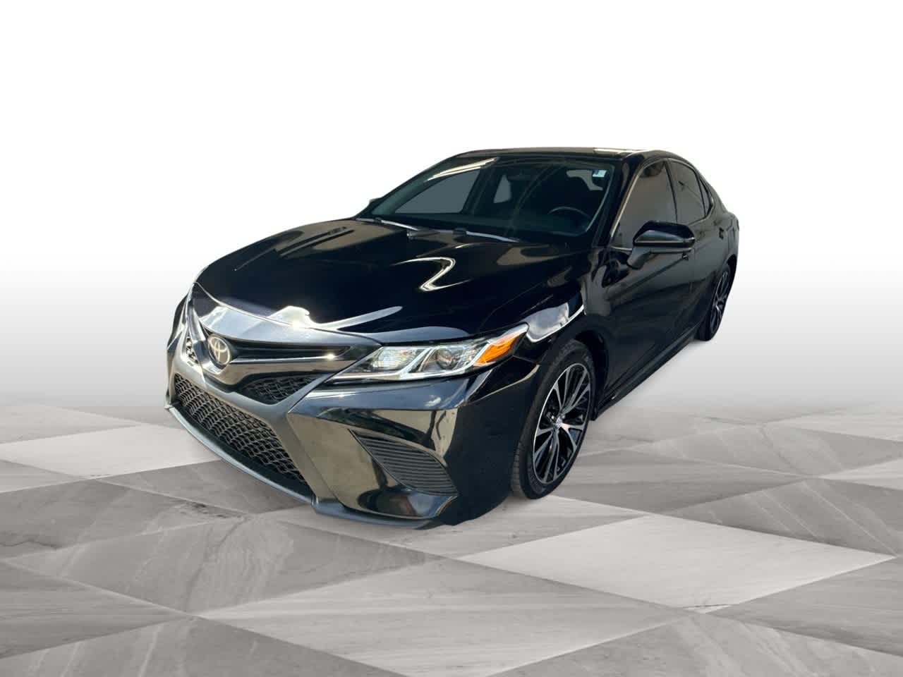 Thumbnail: 2019 Toyota Camry - 4