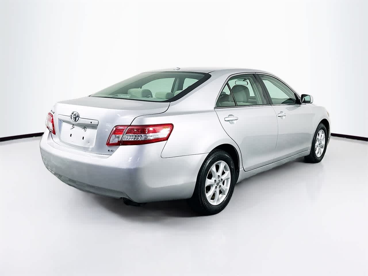 2011 Toyota Camry LE 24