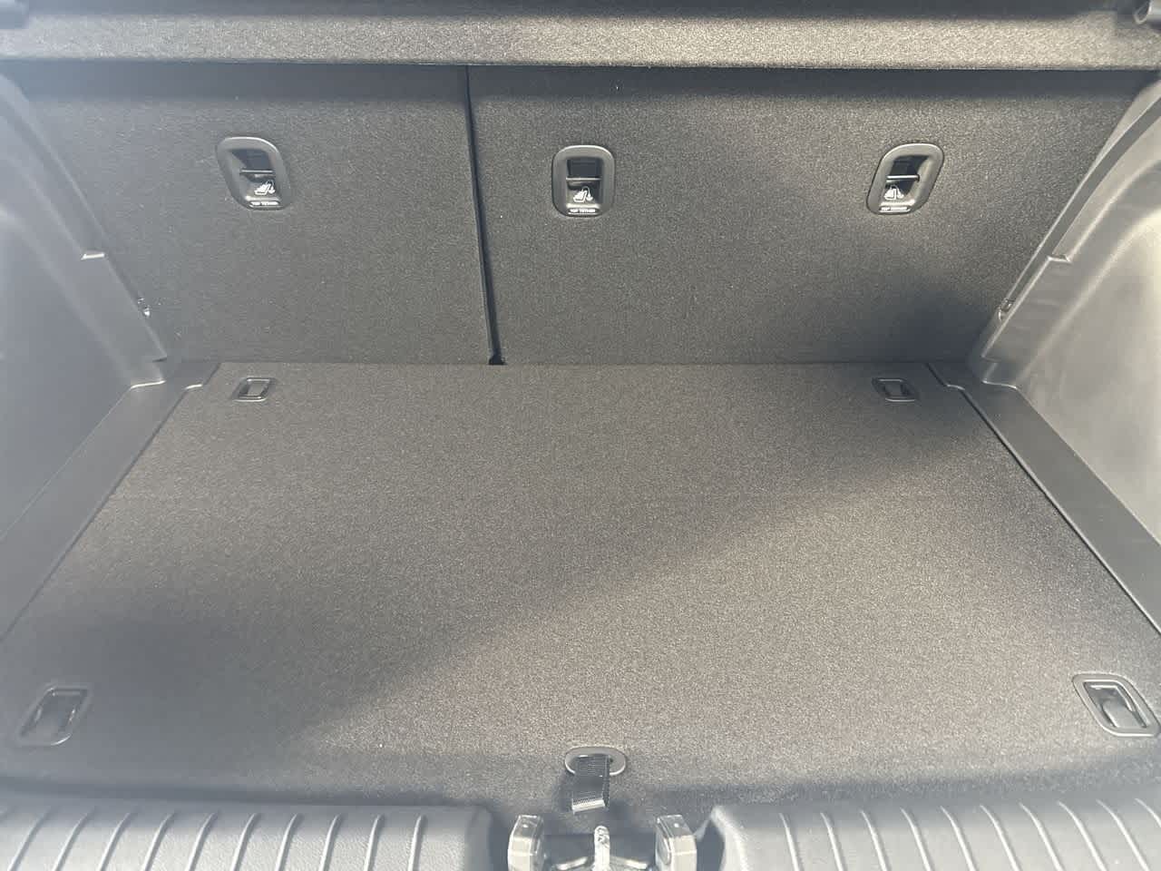 Thumbnail: 2025 Hyundai Venue - 25