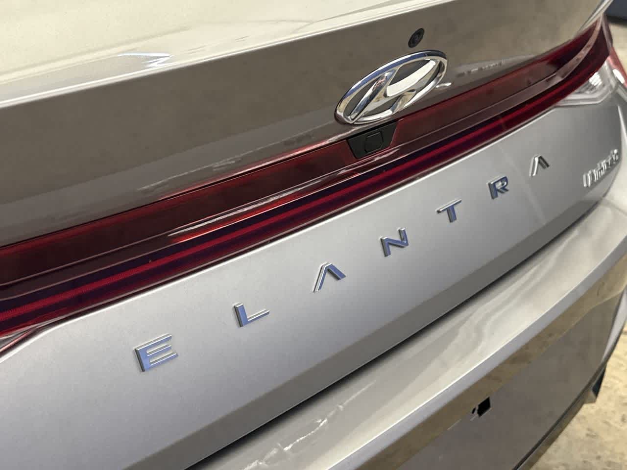 Thumbnail: 2023 Hyundai Elantra - 9