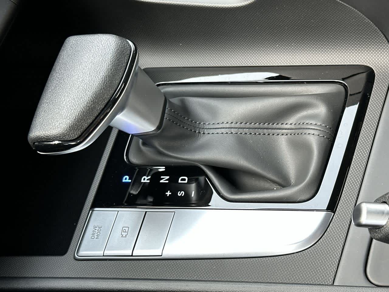 Thumbnail: 2025 Hyundai Elantra - 21