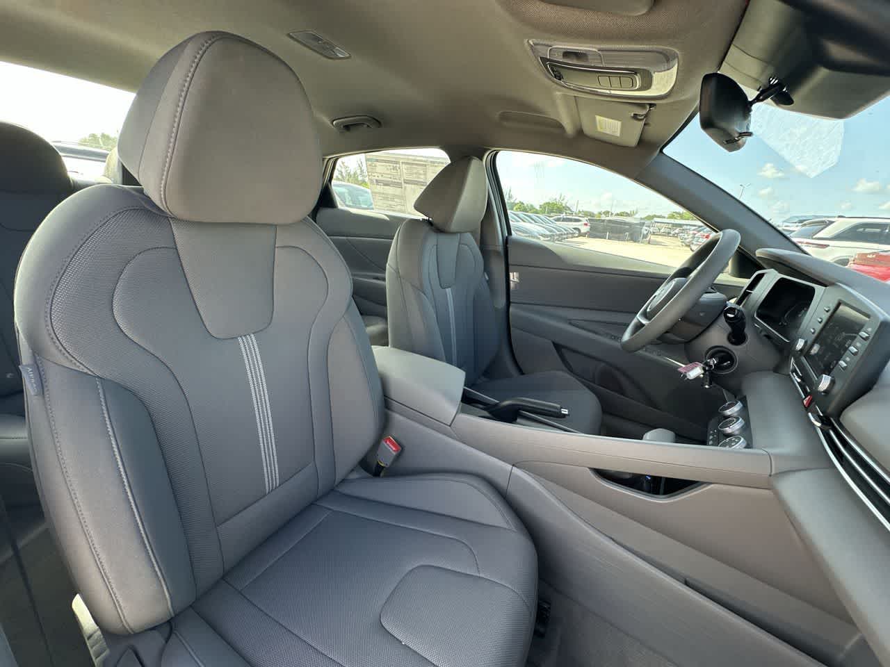 Thumbnail: 2025 Hyundai Elantra - 27