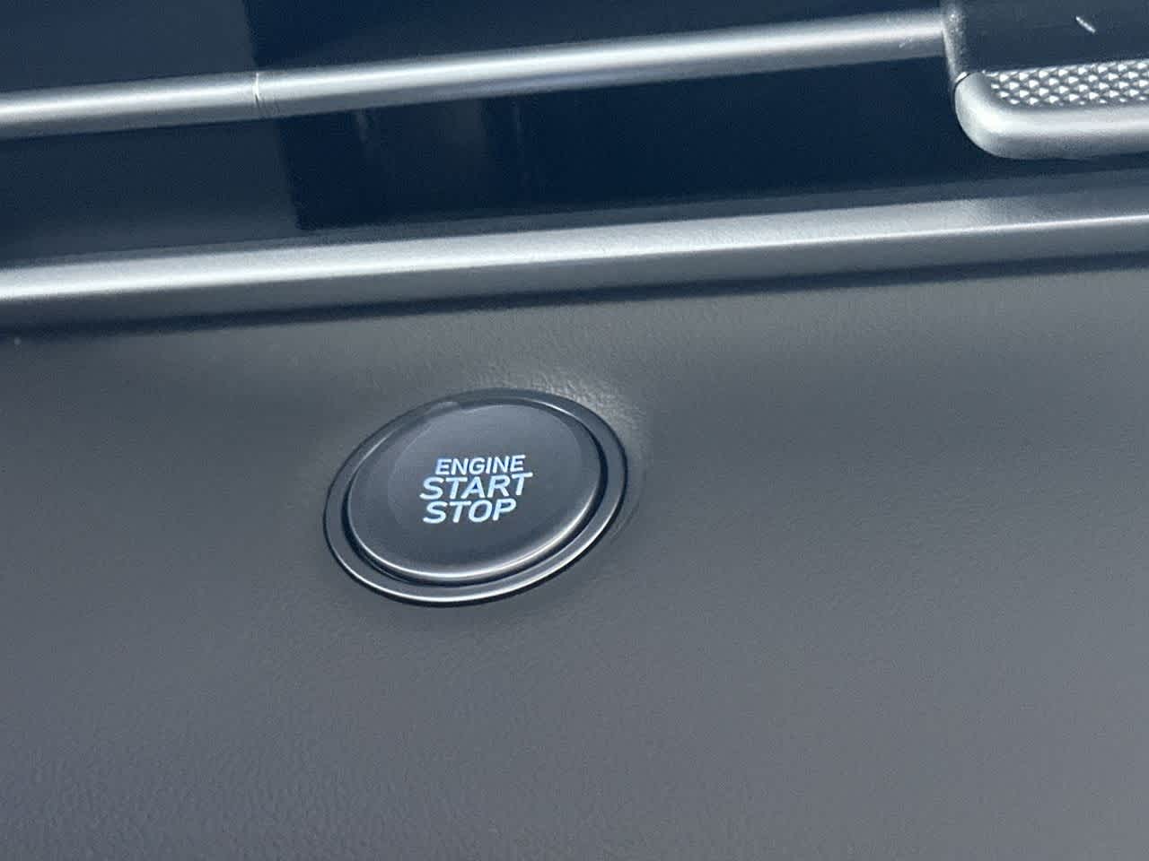 Thumbnail: 2025 Hyundai Elantra - 17