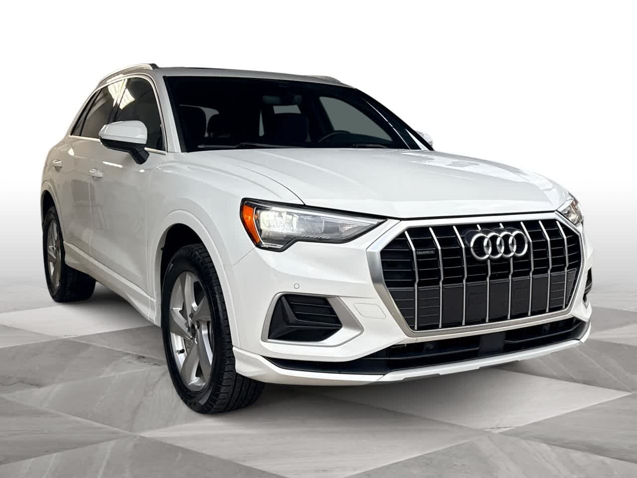 Thumbnail: 2021 Audi Q3 - 2