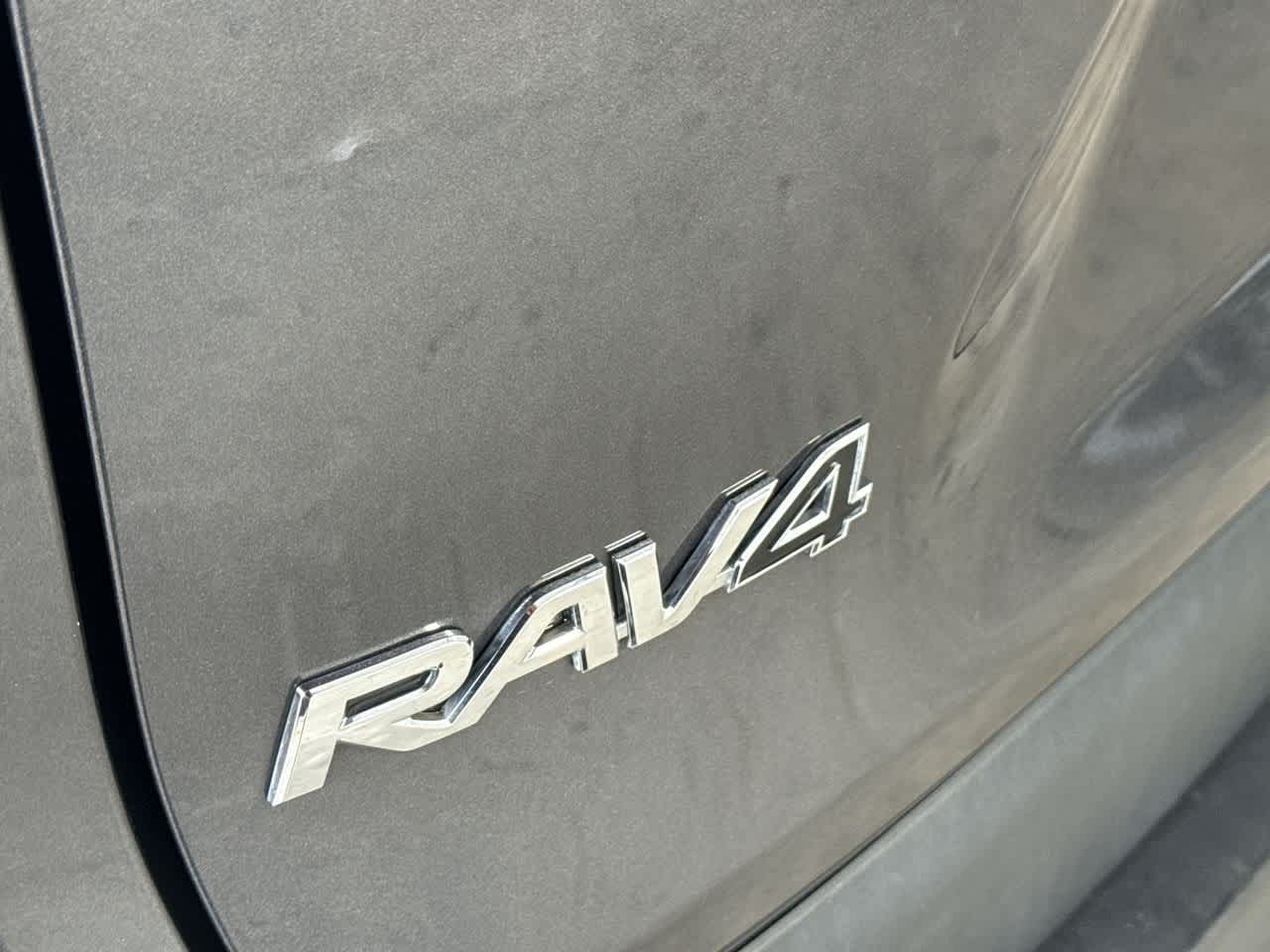 Thumbnail: 2022 Toyota RAV4 - 10