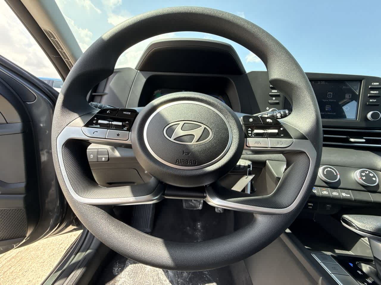 Thumbnail: 2025 Hyundai Elantra - 15