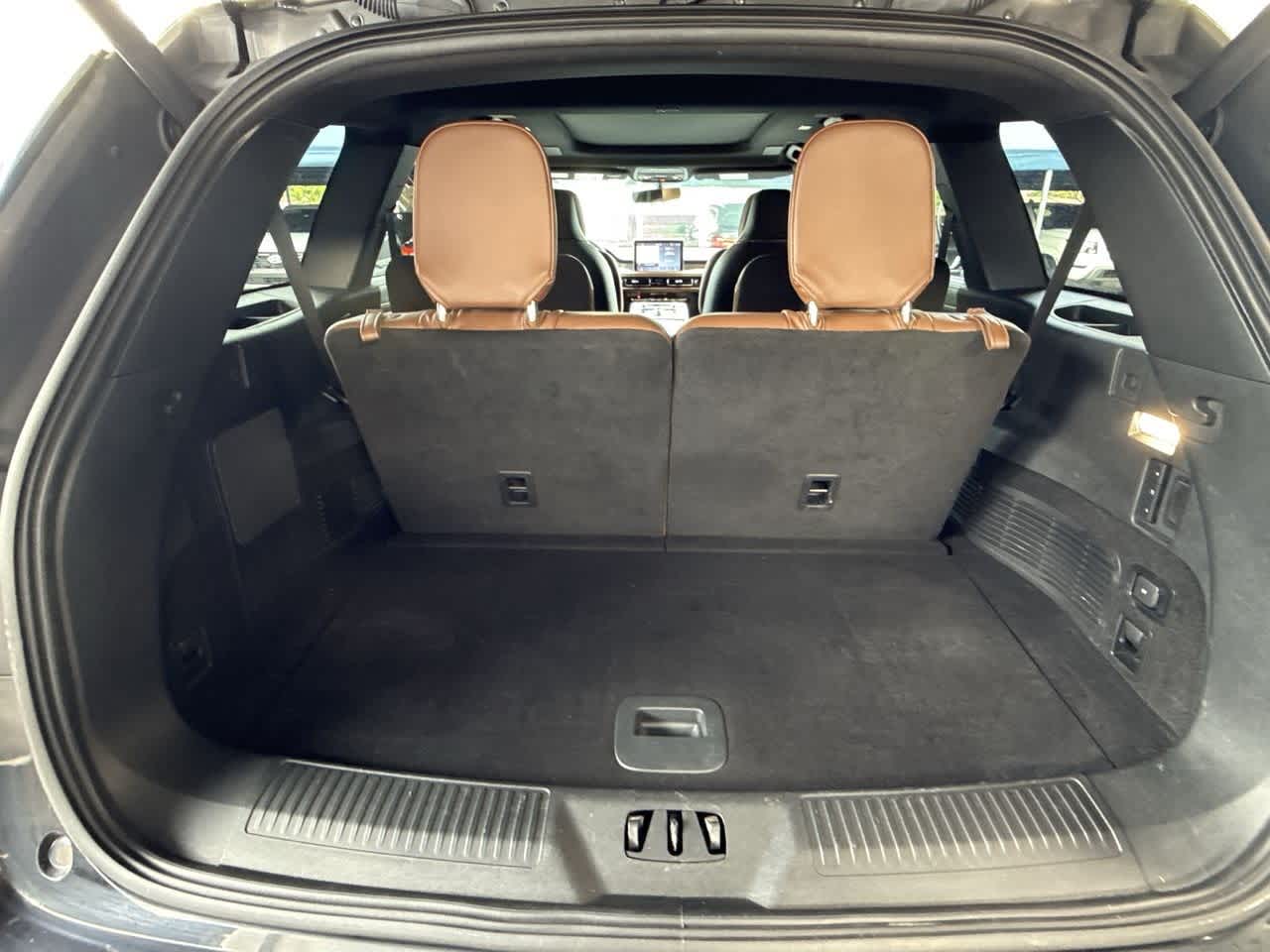 Thumbnail: 2024 Lincoln Aviator - 25