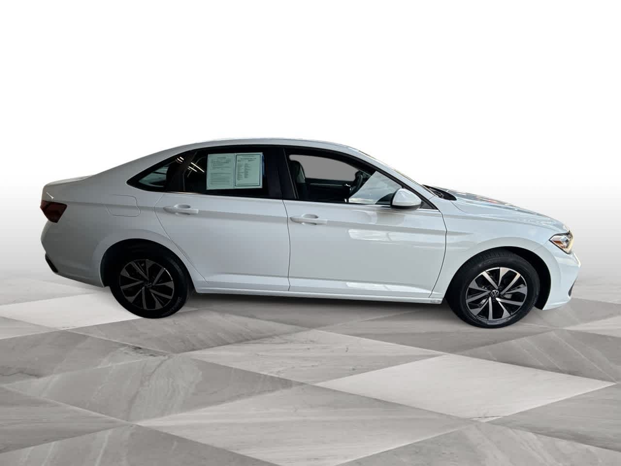 Thumbnail: 2023 Volkswagen Jetta - 9