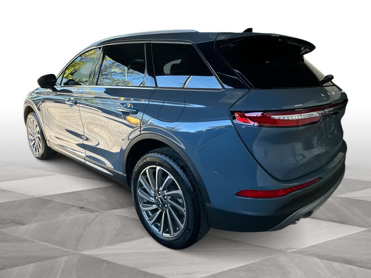 Thumbnail: 2023 Lincoln Corsair - 6