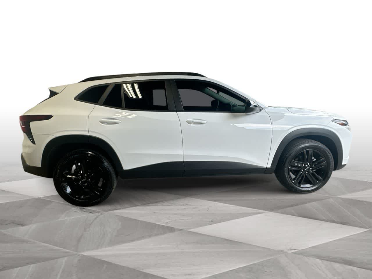 Thumbnail: 2025 Chevrolet Trax - 9