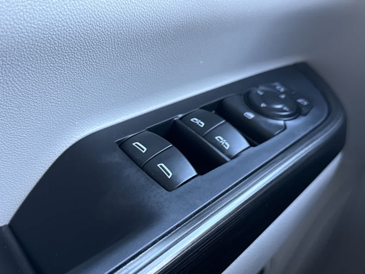 Thumbnail: 2023 GMC Acadia - 17