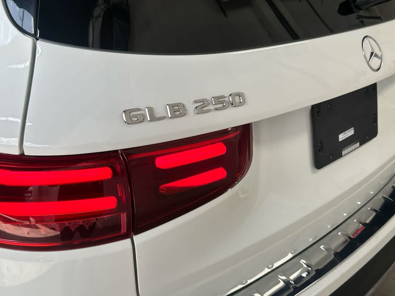 Thumbnail: 2025 Mercedes-Benz GLB - 10
