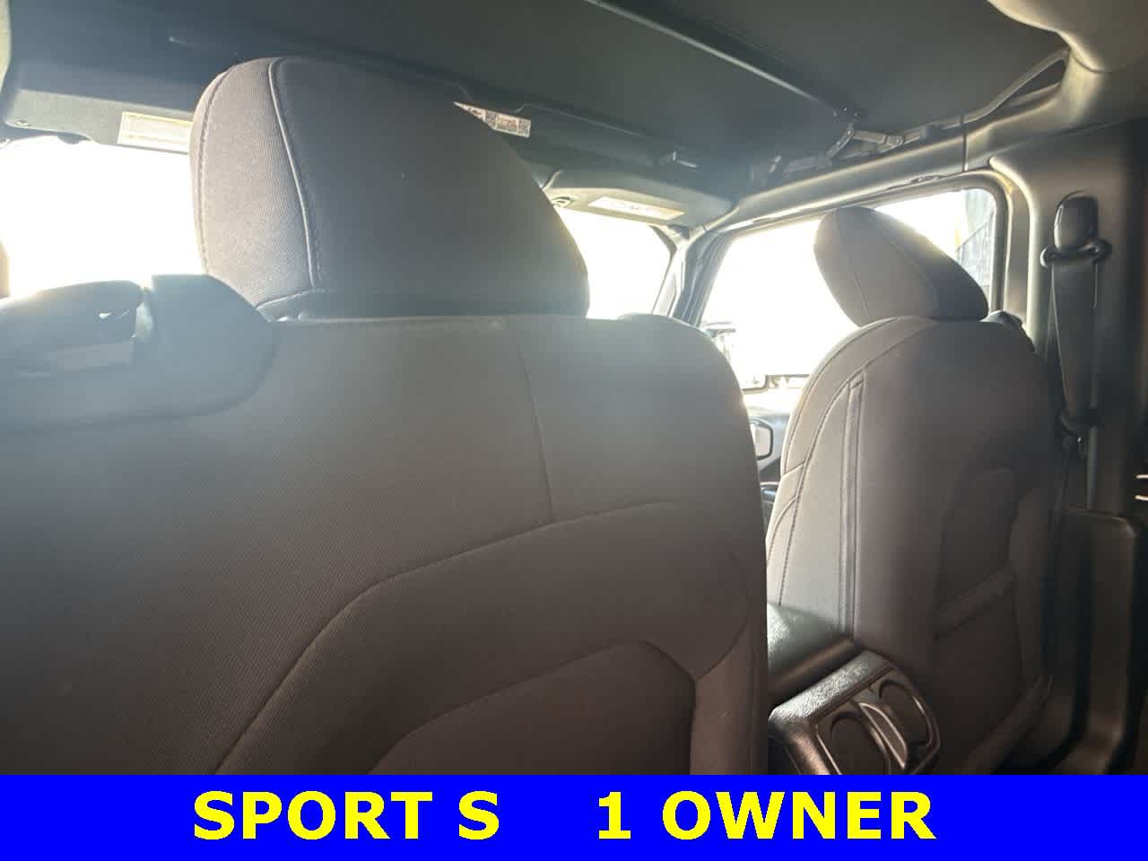 Thumbnail: 2022 Jeep Wrangler - 23