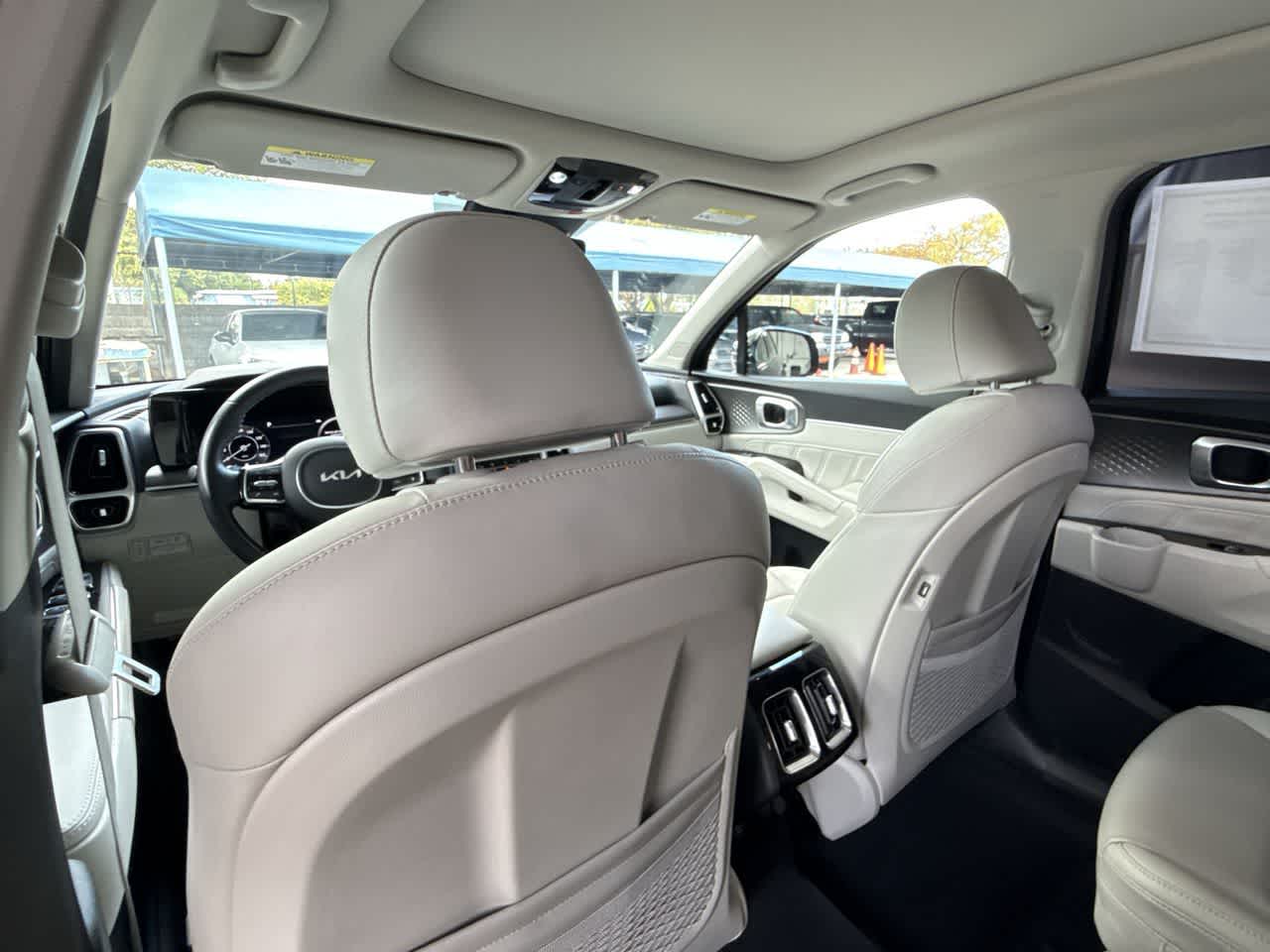 Thumbnail: 2023 Kia Sorento - 23