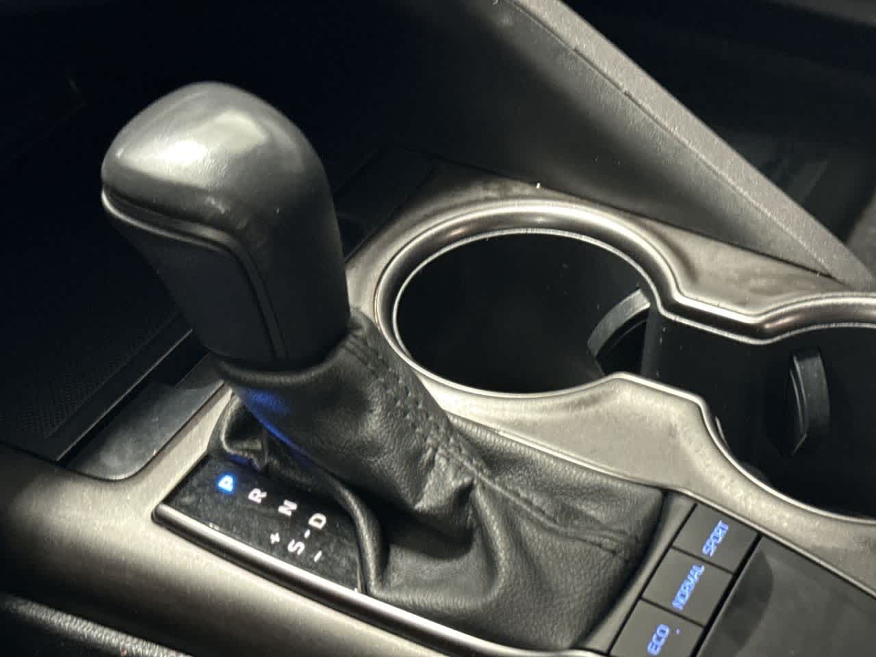 Thumbnail: 2022 Toyota Camry - 21