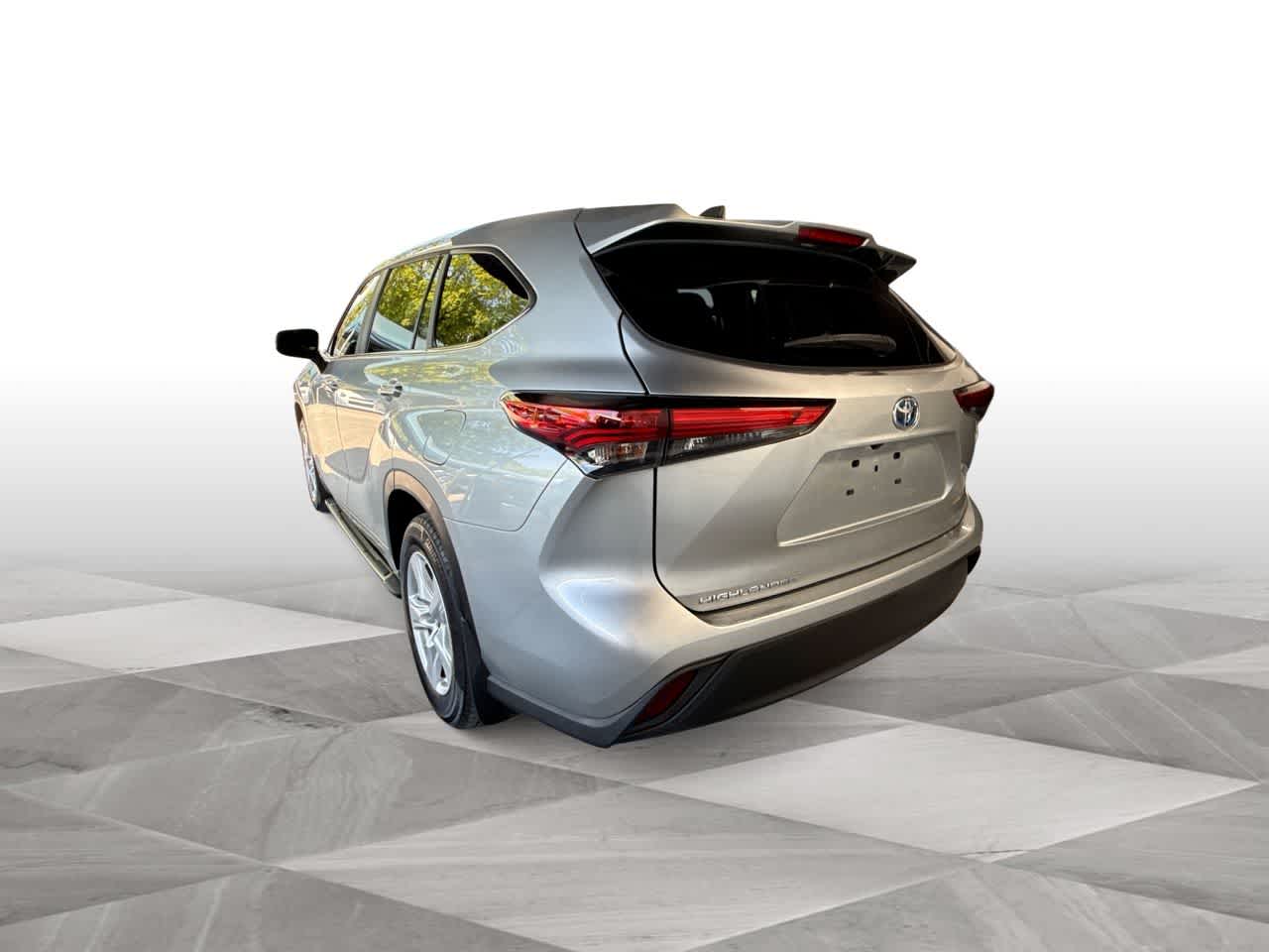 Thumbnail: 2023 Toyota Highlander - 6