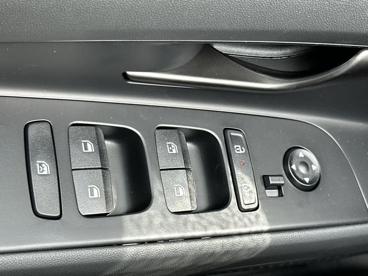 Thumbnail: 2025 Hyundai Elantra - 17