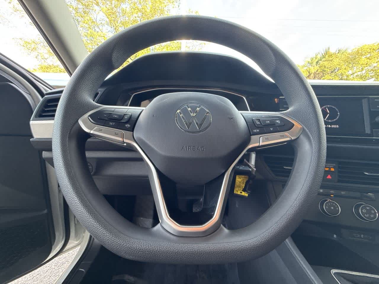 Thumbnail: 2023 Volkswagen Jetta - 15