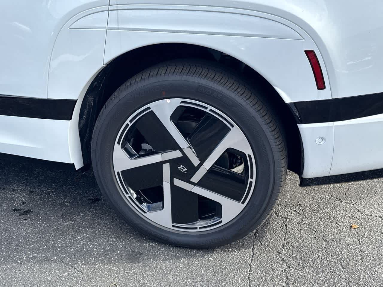 Thumbnail: 2026 Hyundai Ioniq - 11