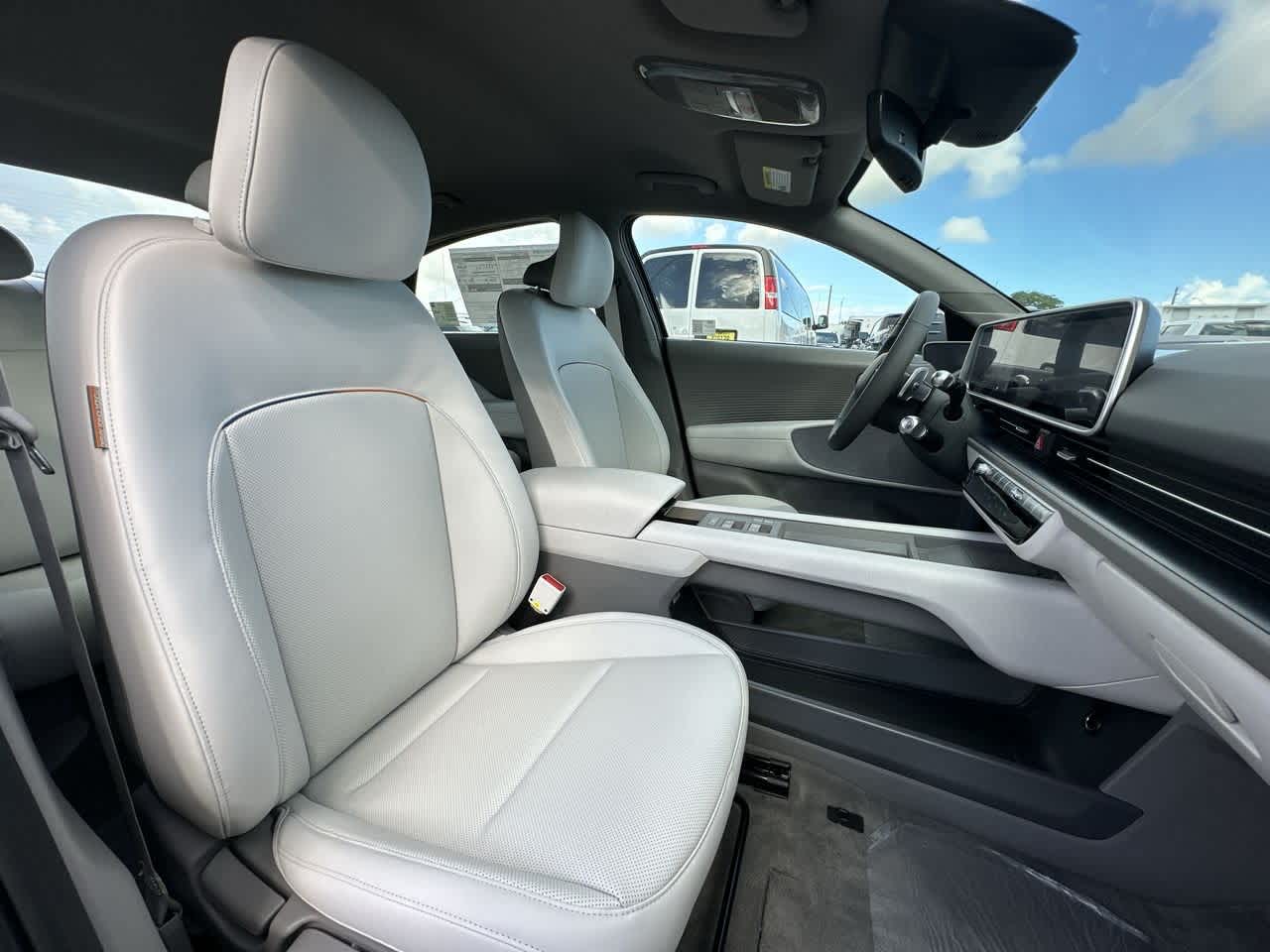 Thumbnail: 2025 Hyundai Ioniq 6 - 27