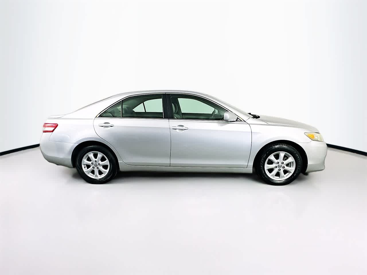 2011 Toyota Camry LE 25