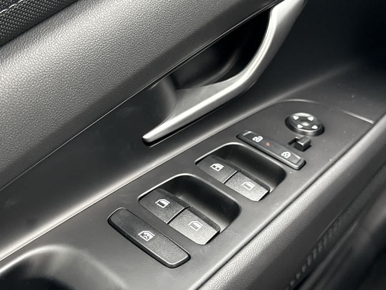 Thumbnail: 2025 Hyundai Elantra - 17