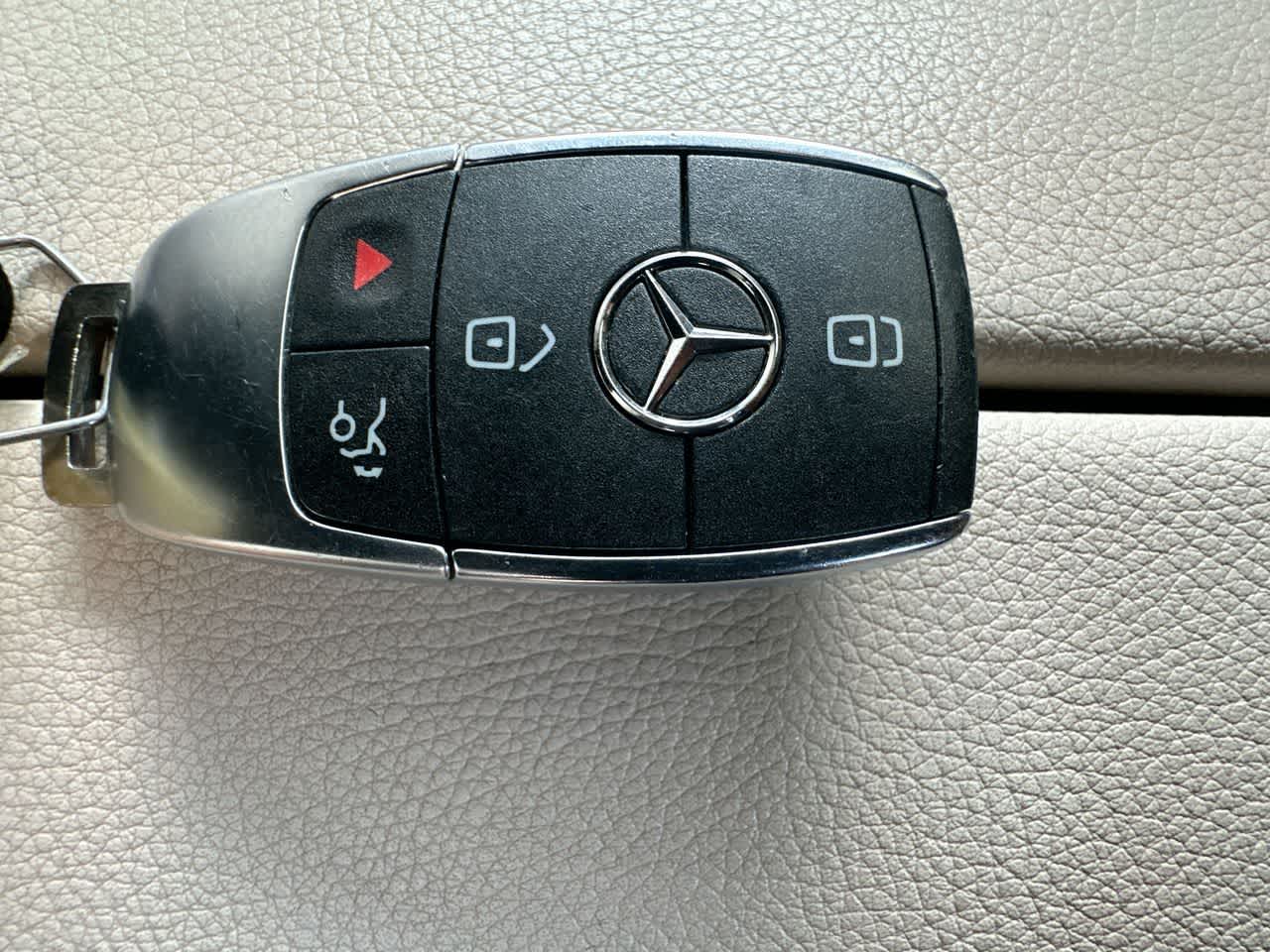 Thumbnail: 2025 Mercedes-Benz GLB - 28