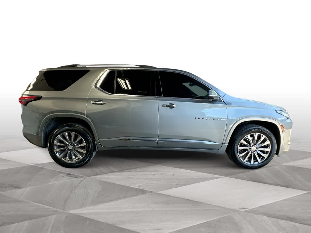 Thumbnail: 2023 Chevrolet Traverse - 9