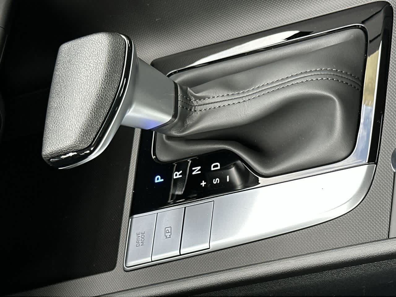 Thumbnail: 2025 Hyundai Elantra - 21