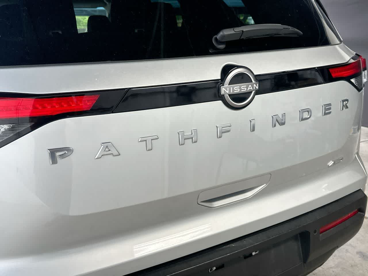 Thumbnail: 2025 Nissan Pathfinder - 10
