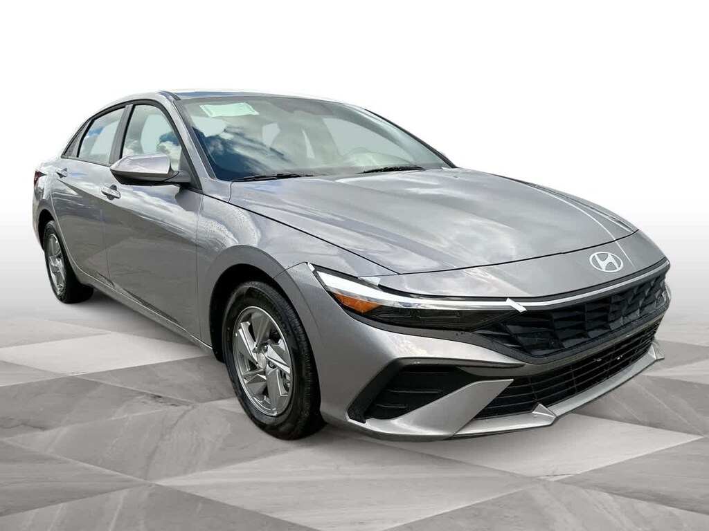 New 2025 Hyundai Elantra SE Sedan
