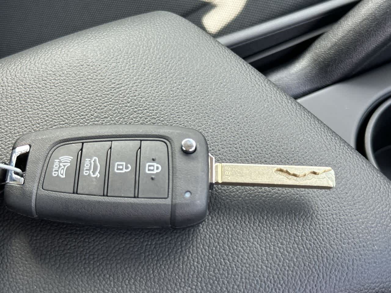 Thumbnail: 2025 Hyundai Elantra - 28