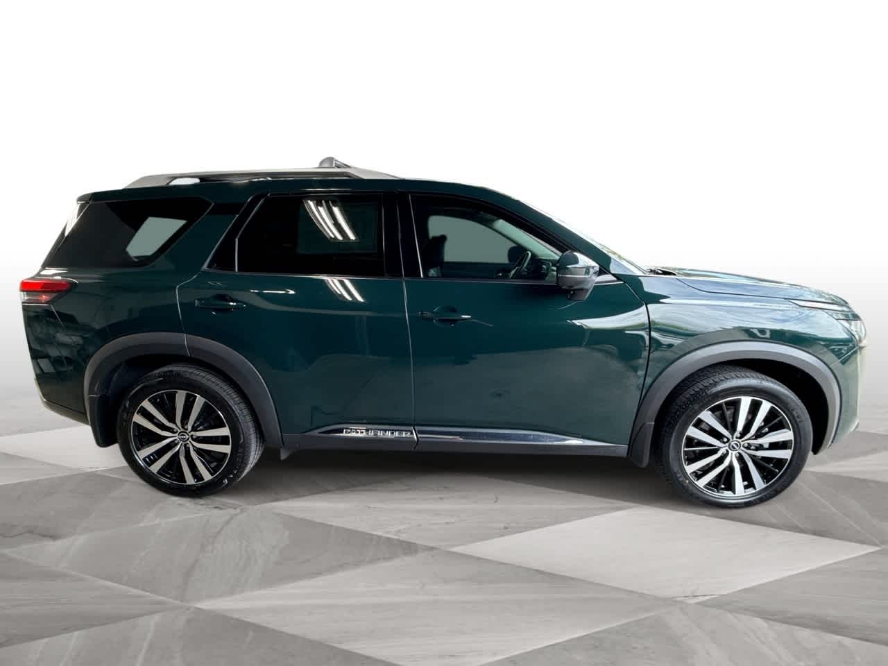 Thumbnail: 2024 Nissan Pathfinder - 9