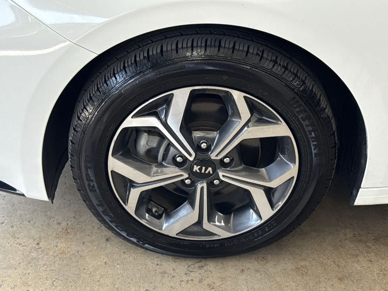 Thumbnail: 2020 Kia Forte - 11
