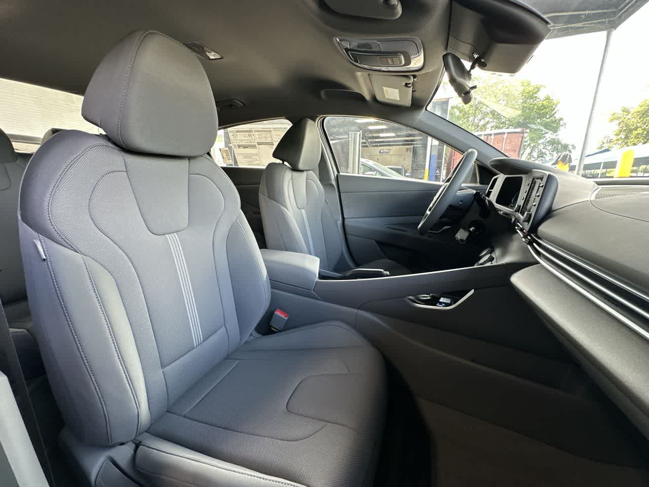 Thumbnail: 2025 Hyundai Elantra - 27