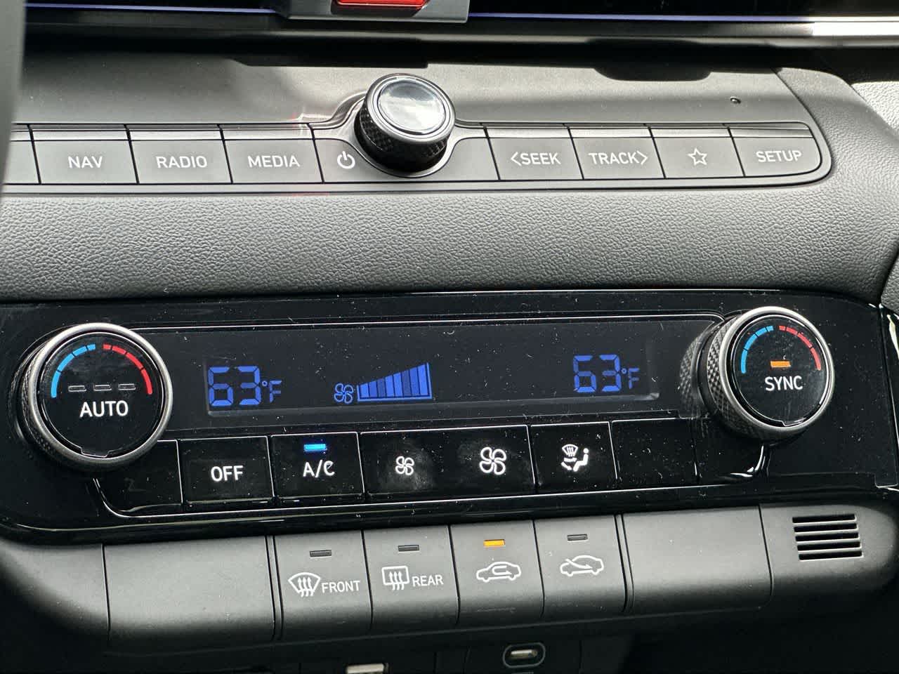 Thumbnail: 2025 Hyundai Elantra - 20