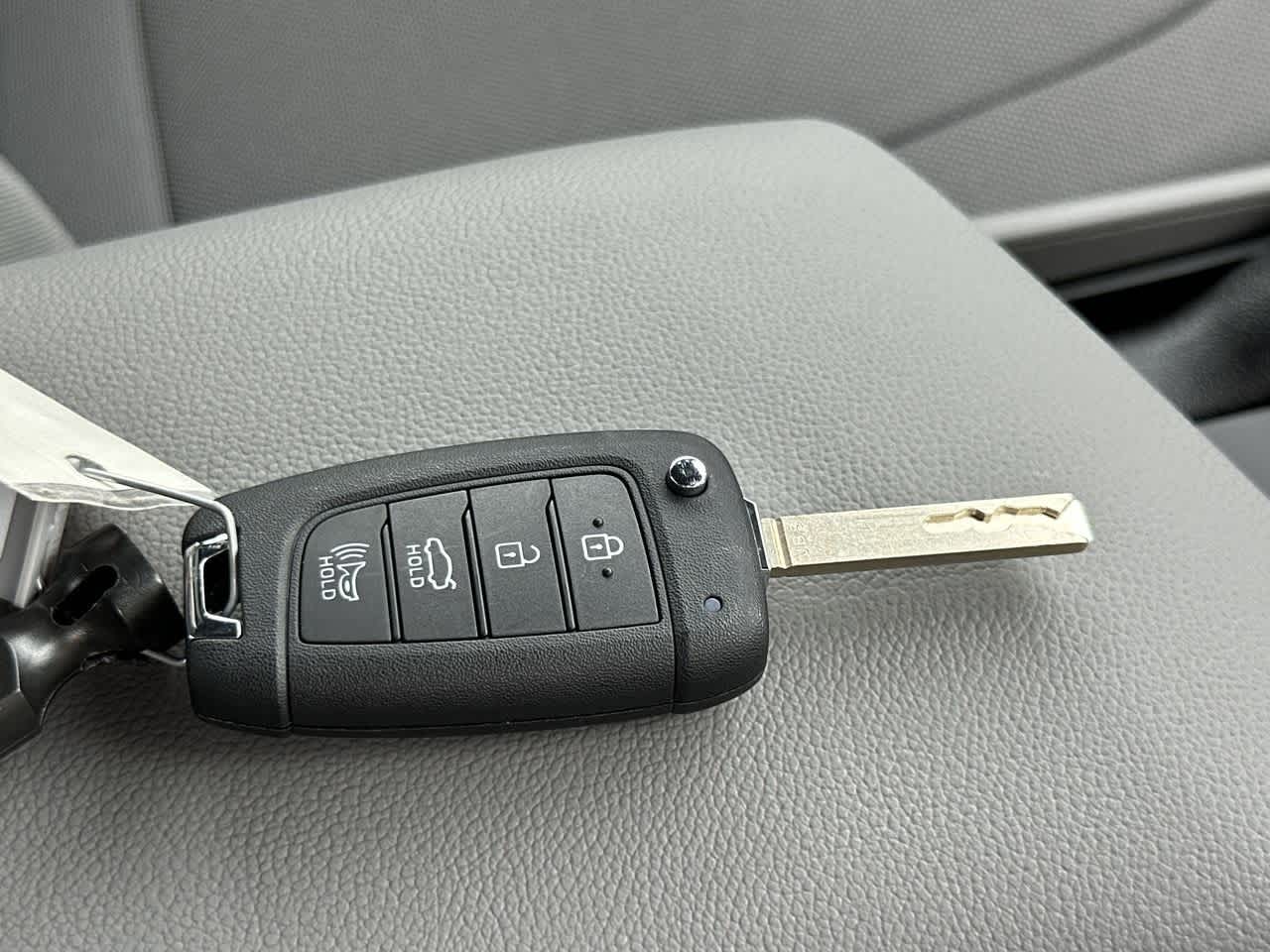 Thumbnail: 2025 Hyundai Elantra - 28