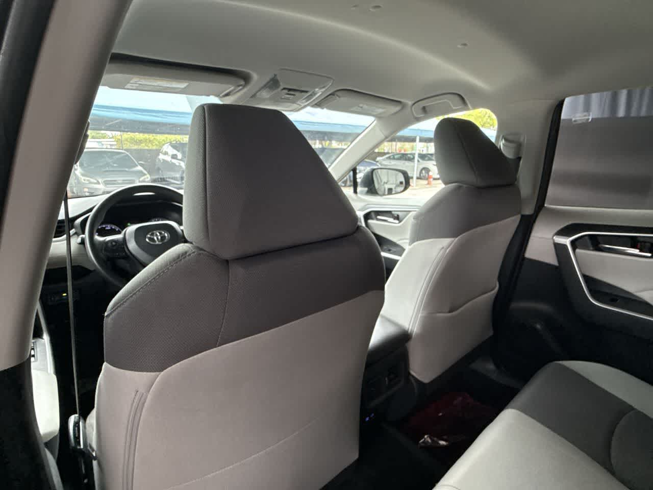 Thumbnail: 2022 Toyota RAV4 - 23