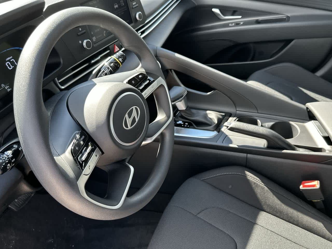 Thumbnail: 2025 Hyundai Elantra - 13