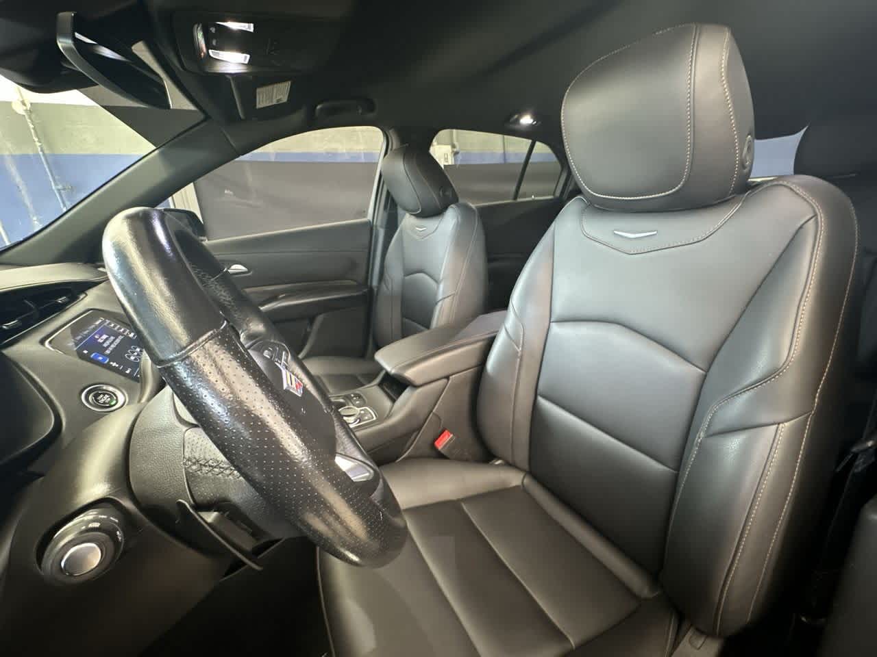 Thumbnail: 2021 Cadillac XT4 - 14